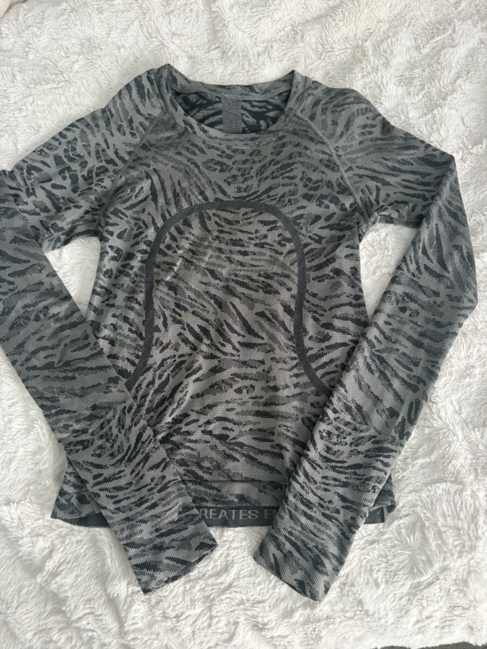 Lululemon swiftly tech in Heather Gray Animal Print